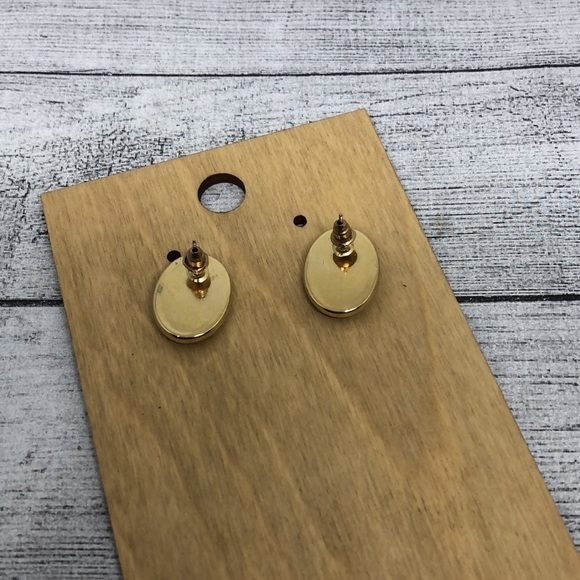 Cameo Earrings - Picture 3 of 4